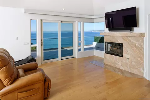 Living - 7825 Prospect Pl, La Jolla, CA 92037 photo 3 of 3