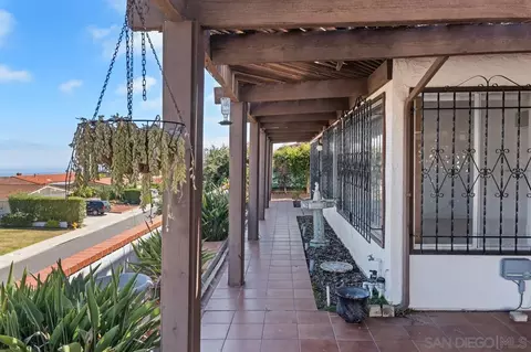 Exterior - 1685 Calle De Cinco, La Jolla, CA 92037 photo 4 of 4