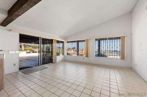 Living - 1685 Calle De Cinco, La Jolla, CA 92037 photo 3 of 4