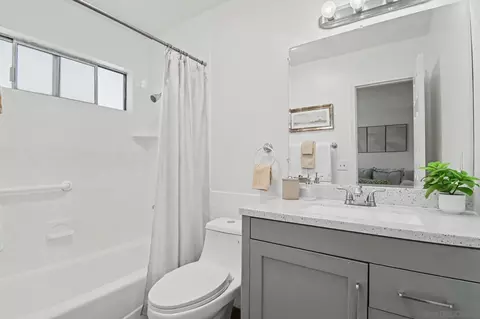 Bath - 4475 Dale Ave #112, La Mesa, CA 91941 photo 2 of 2