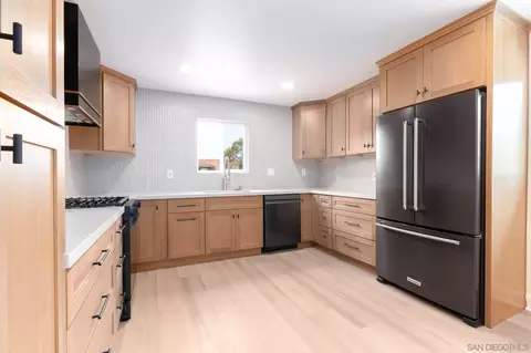 361 E Indian Rock Rd, Vista, CA 92084 photo 8
