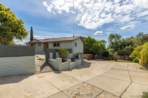 361 E Indian Rock Rd, Vista, CA 92084 photo 3