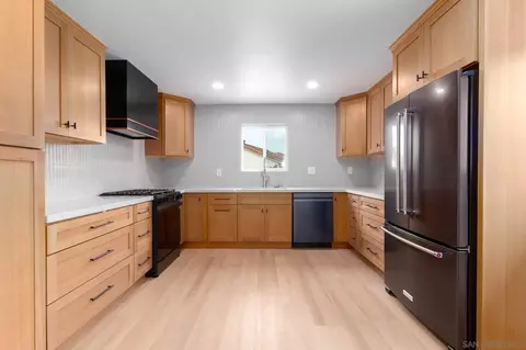 361 E Indian Rock Rd, Vista, CA 92084 photo 6