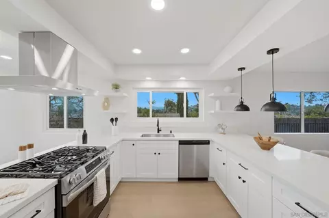 810 Omar Dr, Escondido, CA 92025 photo 14
