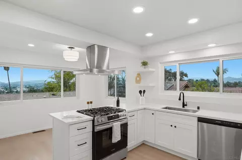810 Omar Dr, Escondido, CA 92025 photo 13