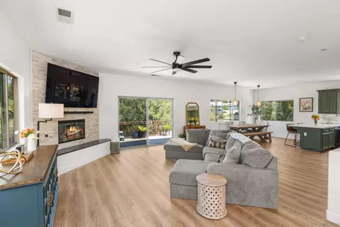 Living - 12312 Sunbrite Ln, Lakeside, CA 92040 photo 2 of 2