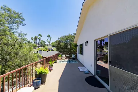 Exterior - 12312 Sunbrite Ln, Lakeside, CA 92040 photo 2 of 4