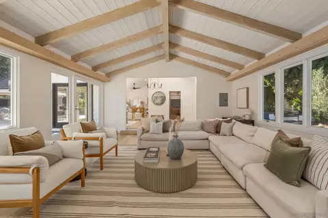 Living - 13953 Sagewood, Poway, CA 92064 photo 3 of 12