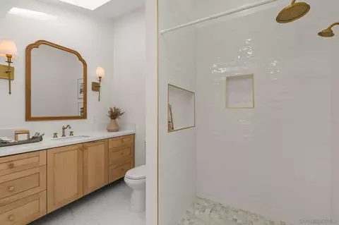 Bath - 13953 Sagewood, Poway, CA 92064 photo 7 of 8