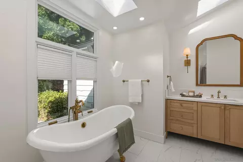 Bath - 13953 Sagewood, Poway, CA 92064 photo 8 of 8