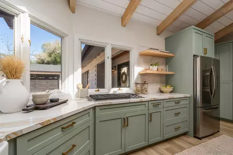 Kitchen - 13953 Sagewood, Poway, CA 92064 photo 2 of 3