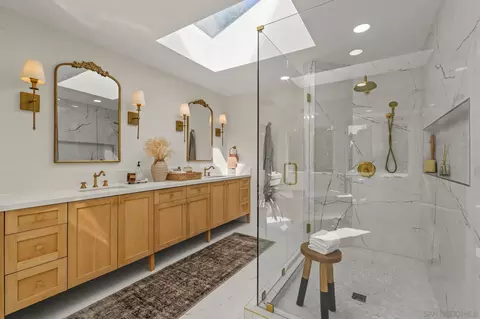 Bath - 13953 Sagewood, Poway, CA 92064 photo 6 of 8