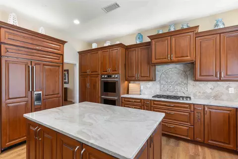 Kitchen - 1473 Singletree Pl, Fallbrook, CA 92028 photo 2 of 3