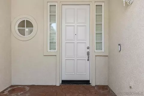 Entry Way - 672 Inverlochy Dr, Fallbrook, CA 92028 photo 1 of 2