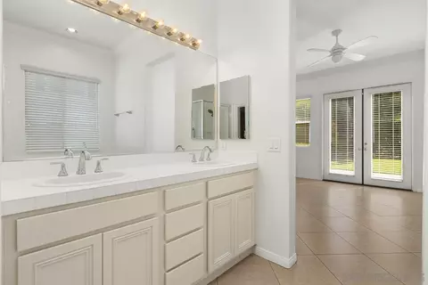 Entry Way - 672 Inverlochy Dr, Fallbrook, CA 92028 photo 2 of 2