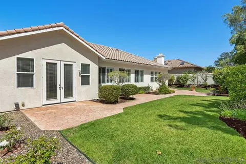 Exterior - 672 Inverlochy Dr, Fallbrook, CA 92028 photo 7 of 8