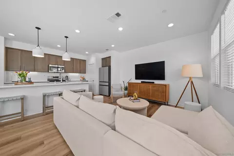 Living - 39392 Corvina Ln, Temecula, CA 92591 photo 1 of 2