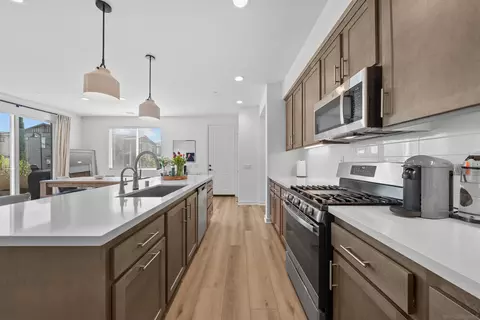 Kitchen - 39392 Corvina Ln, Temecula, CA 92591 photo 2 of 3