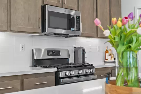 Kitchen - 39392 Corvina Ln, Temecula, CA 92591 photo 3 of 3