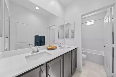 Bath - 39392 Corvina Ln, Temecula, CA 92591 photo 2 of 2