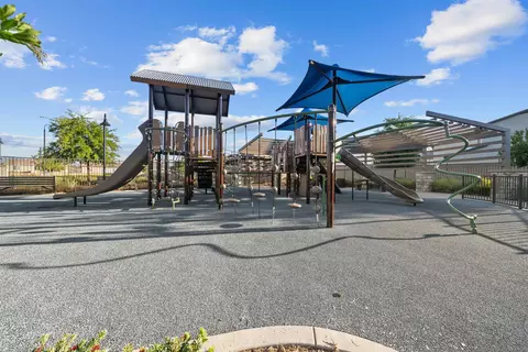Exterior - 39392 Corvina Ln, Temecula, CA 92591 photo 6 of 7