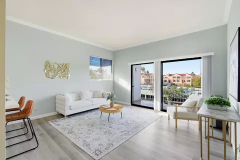 8310 Regents Rd #3H, San Diego, CA 92122