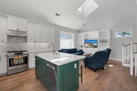 851 C Ave, Coronado, CA 92118 photo 3