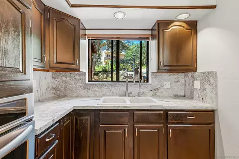 Kitchen - 34613 Arrapahoe Pl, Julian, CA 92036 photo 3 of 5