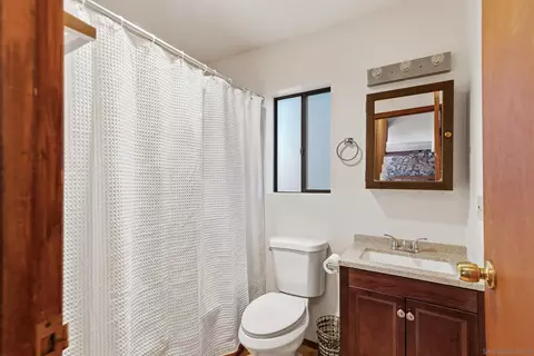 Bath - 34613 Arrapahoe Pl, Julian, CA 92036 photo 1 of 2