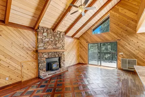 Living - 34613 Arrapahoe Pl, Julian, CA 92036 photo 2 of 11