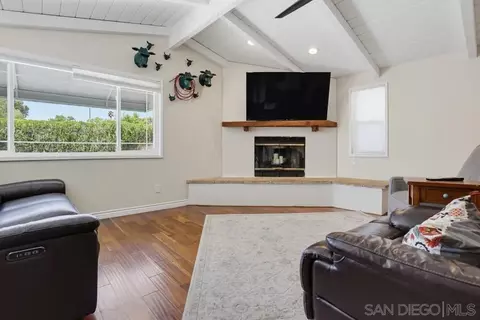Living - 14319 Old Community Rd, Poway, CA 92064 photo 1 of 3