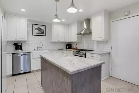 Kitchen - 14319 Old Community Rd, Poway, CA 92064 photo 2 of 4