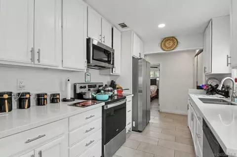 Kitchen - 8032 Poplin Dr, Santee, CA 92071 photo 2 of 3