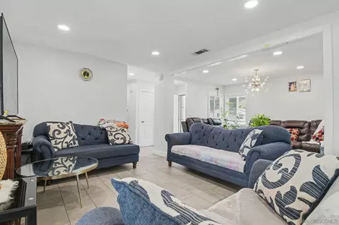 Living - 8032 Poplin Dr, Santee, CA 92071 photo 3 of 4