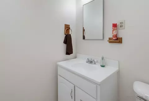 Bath - 8411 Kappa St, La Mesa, CA 91942 photo 1 of 4