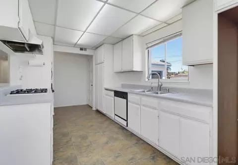 Kitchen - 8411 Kappa St, La Mesa, CA 91942 photo 3 of 4