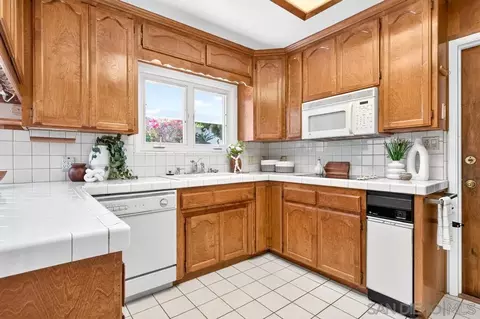 4228 Cobalt Dr, La Mesa, CA 91941 photo 7