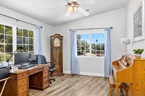 1033 Via Contenta, Escondido, CA 92029 photo 15
