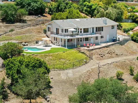 1033 Via Contenta, Escondido, CA 92029 photo 1