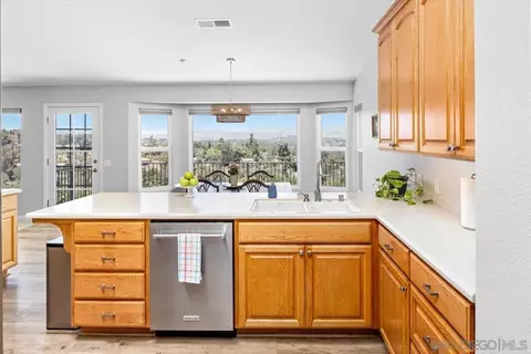 1033 Via Contenta, Escondido, CA 92029 photo 7