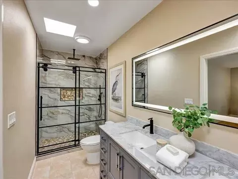 Bath - 3167 Via De Caballo, Encinitas, CA 92024 photo 2 of 6