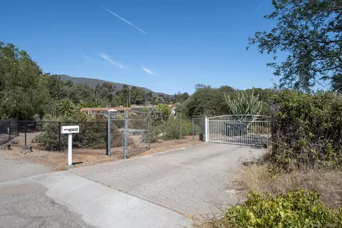 2827 N Victoria Dr, Alpine, CA 91901 photo 38