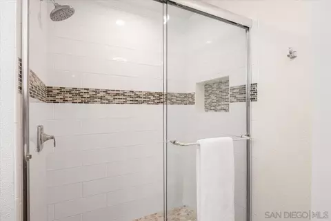 Bath - 770 Alamo, Escondido, CA 92025 photo 2 of 6