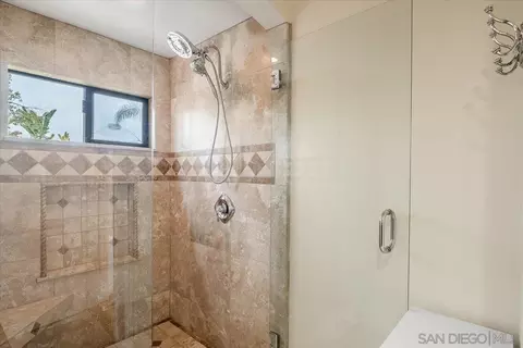 Bath - 770 Alamo, Escondido, CA 92025 photo 4 of 6