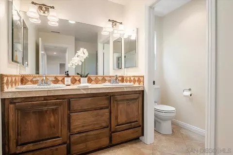 Bath - 770 Alamo, Escondido, CA 92025 photo 5 of 6