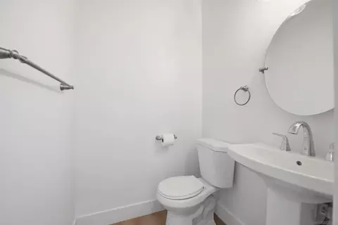 Bath - 4003 Paula St, La Mesa, CA 91941 photo 2 of 4
