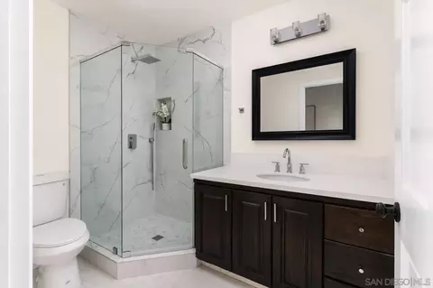 Bath - 5918 Germaine Ln, La Jolla, CA 92037 photo 3 of 4