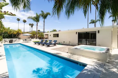 Exterior - 5918 Germaine Ln, La Jolla, CA 92037 photo 10 of 16