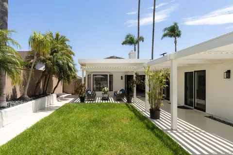 Exterior - 5918 Germaine Ln, La Jolla, CA 92037 photo 13 of 16