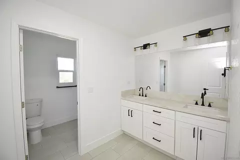 Bath - 614 Sneath Way, Alpine, CA 91901 photo 5 of 6